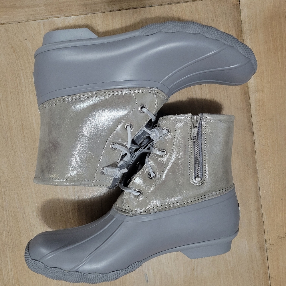 NWT SPERRY Saltwater Metallic Leather Duck Boot Size 9 - Picture 2 of 10